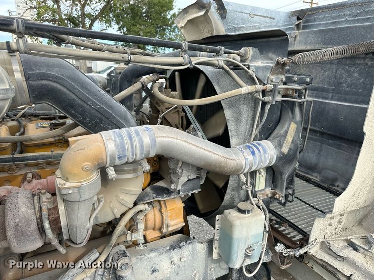 image for item NP9902 1998 Western Star 4964FX  semi truck