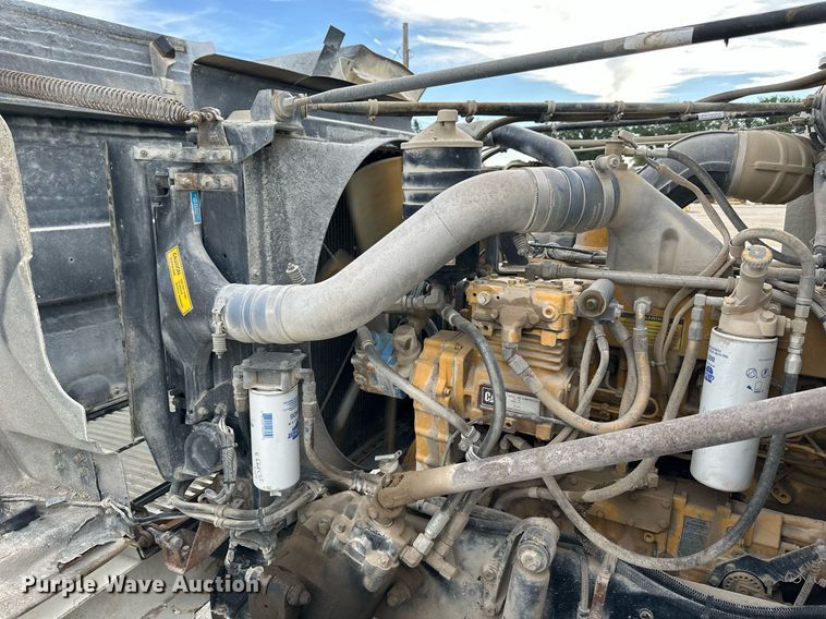 image for item NP9902 1998 Western Star 4964FX  semi truck