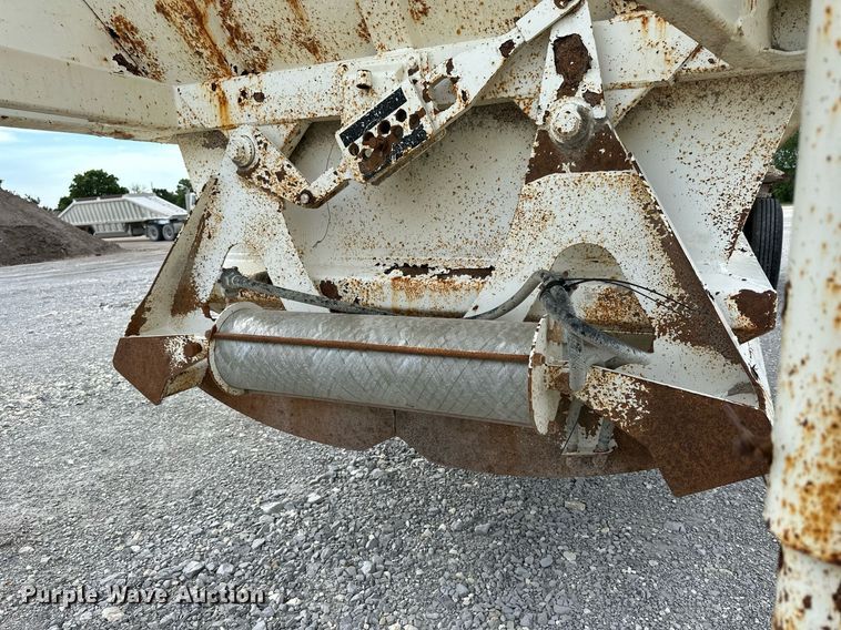 image for item NP9903 1999 Ranch Manufacturing Co  bottom dump trailer