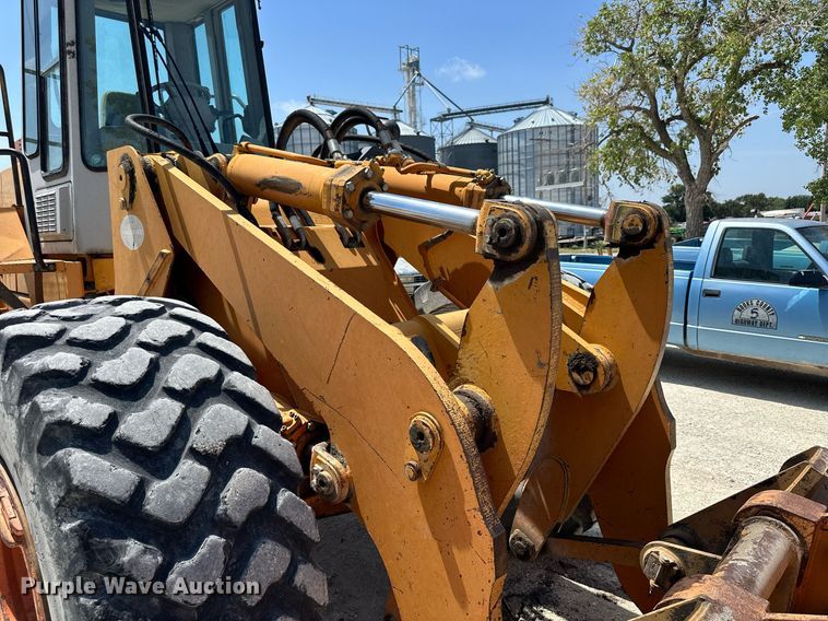 image for item NP9904 1993 Fiat-Hitachi FR160  wheel loader