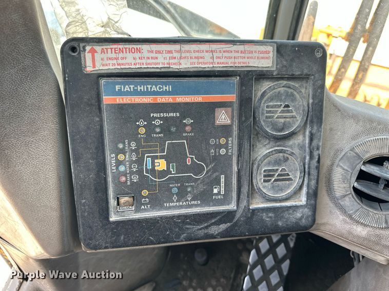 image for item NP9904 1993 Fiat-Hitachi FR160  wheel loader