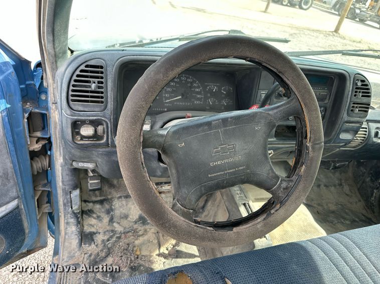 image for item NP9905 1996 Chevrolet K1500  pickup truck
