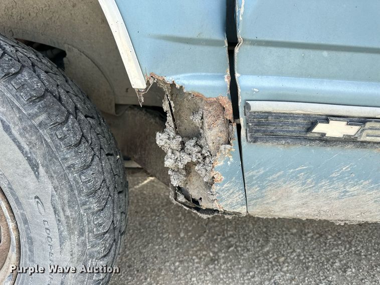 image for item NP9909 1992 Chevrolet K2500  pickup truck