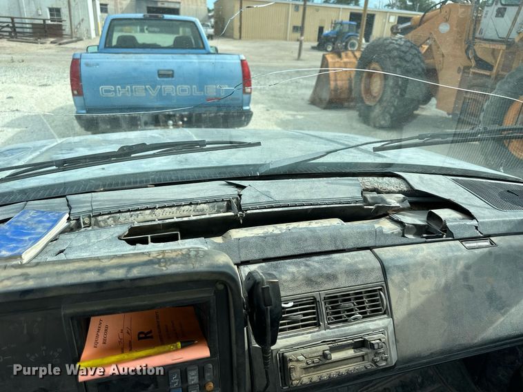 image for item NP9909 1992 Chevrolet K2500  pickup truck