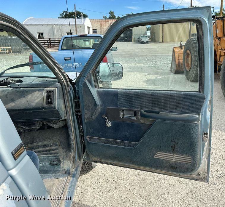 image for item NP9909 1992 Chevrolet K2500  pickup truck