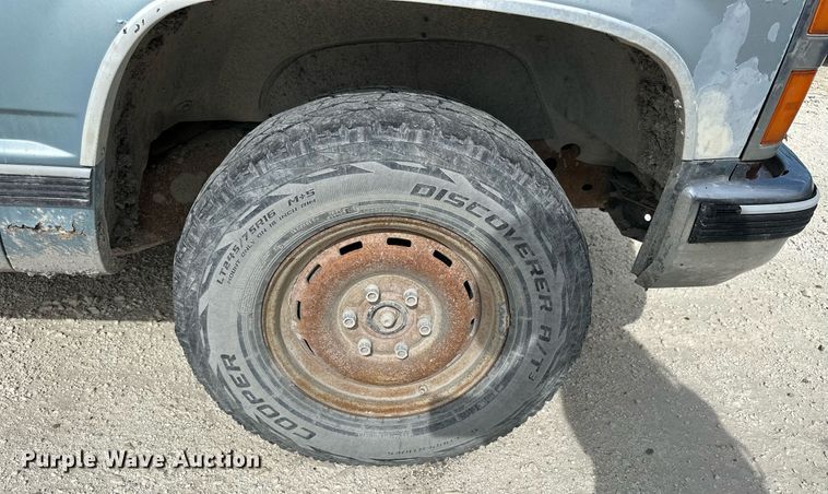 image for item NP9909 1992 Chevrolet K2500  pickup truck