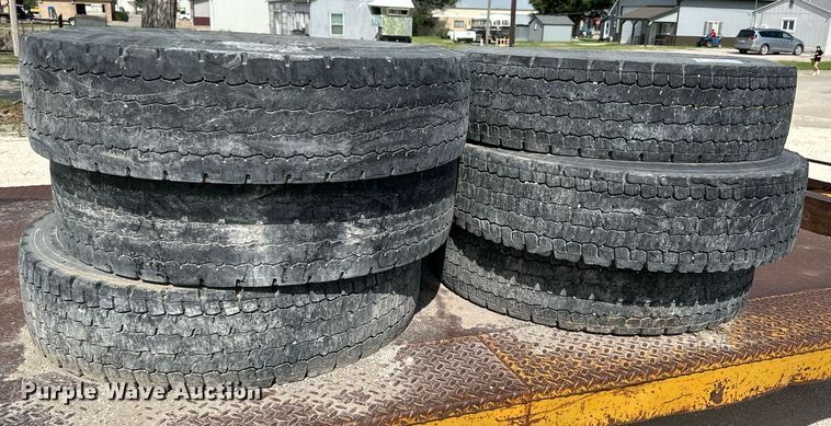 image for item NP9910 (10) 11R22.5 tires