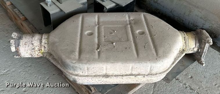 image for item NP9913 Truck parts