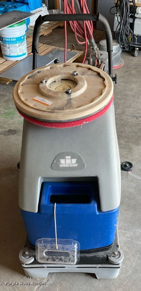 image for item NT9392 Saber SC17  floor scrubber