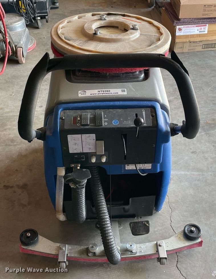 image for item NT9392 Saber SC17  floor scrubber