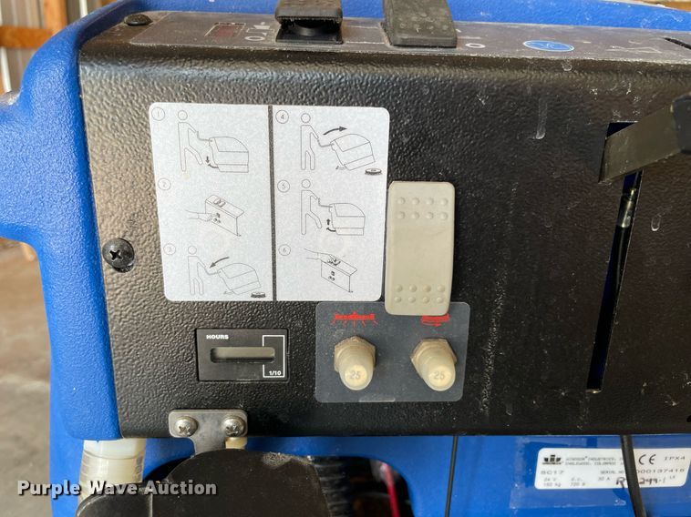 image for item NT9392 Saber SC17  floor scrubber