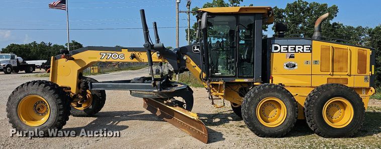 image for item NT9751 2012 John Deere 770G  motor grader