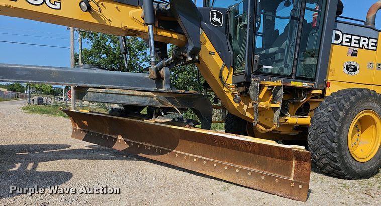 image for item NT9751 2012 John Deere 770G  motor grader