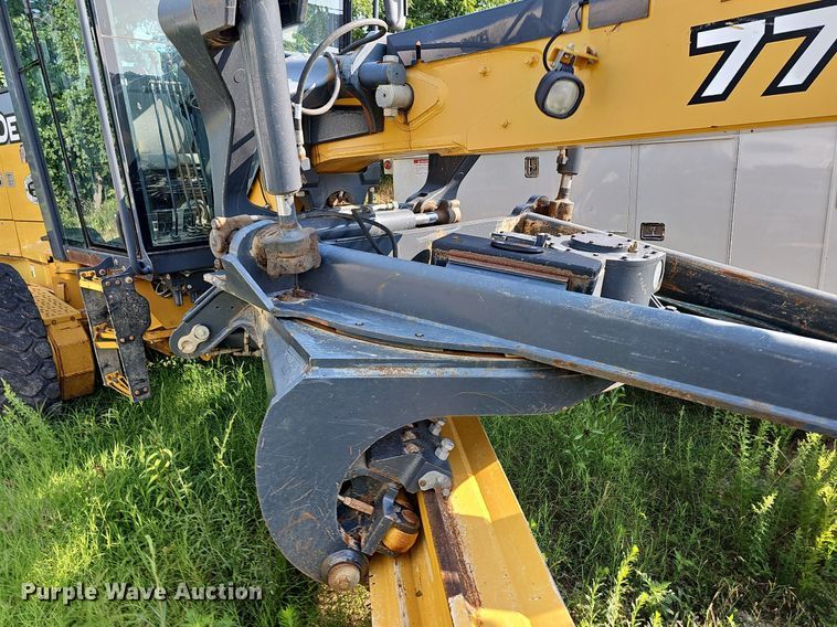image for item NT9751 2012 John Deere 770G  motor grader