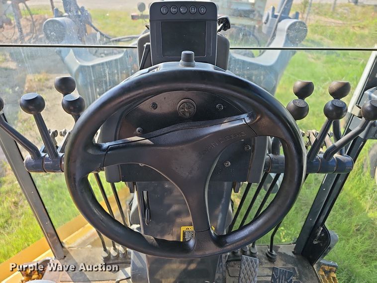 image for item NT9751 2012 John Deere 770G  motor grader