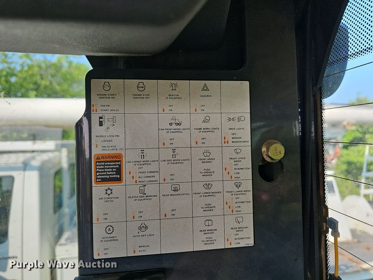 image for item NT9751 2012 John Deere 770G  motor grader