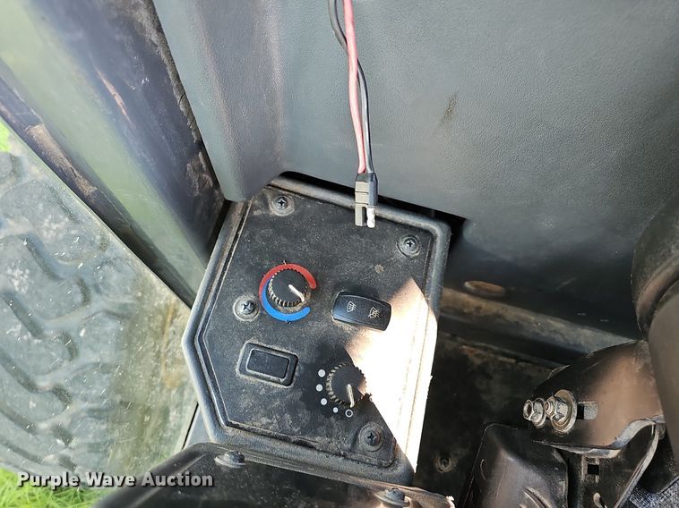 image for item NT9751 2012 John Deere 770G  motor grader