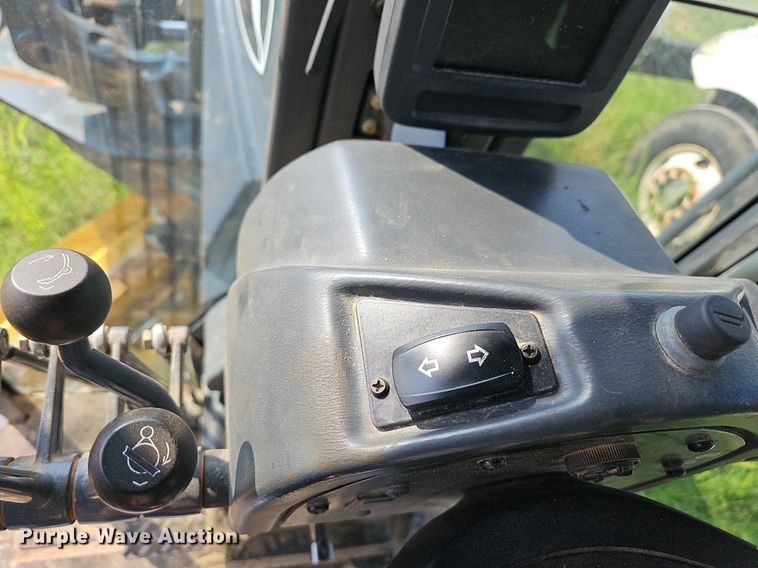 image for item NT9751 2012 John Deere 770G  motor grader