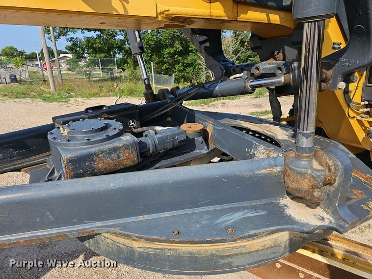image for item NT9751 2012 John Deere 770G  motor grader