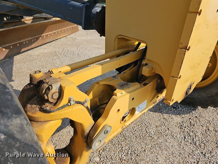 image for item NT9751 2012 John Deere 770G  motor grader