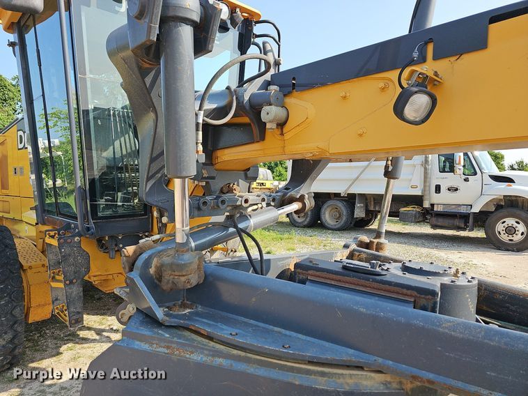 image for item NT9751 2012 John Deere 770G  motor grader