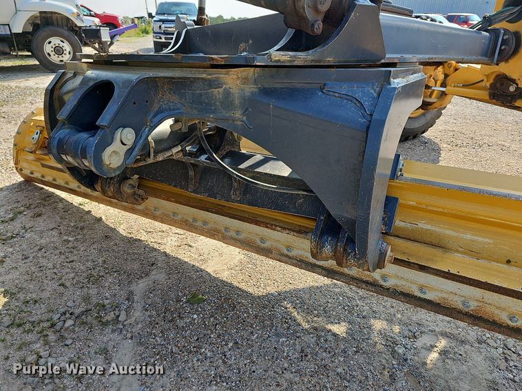 image for item NT9751 2012 John Deere 770G  motor grader