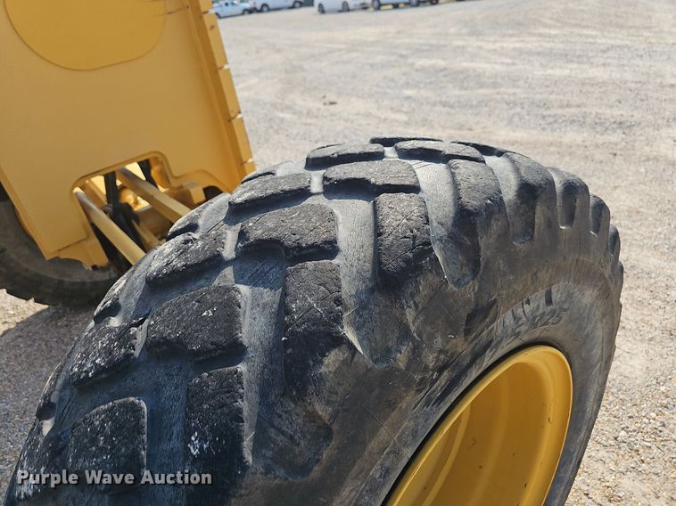 image for item NT9751 2012 John Deere 770G  motor grader