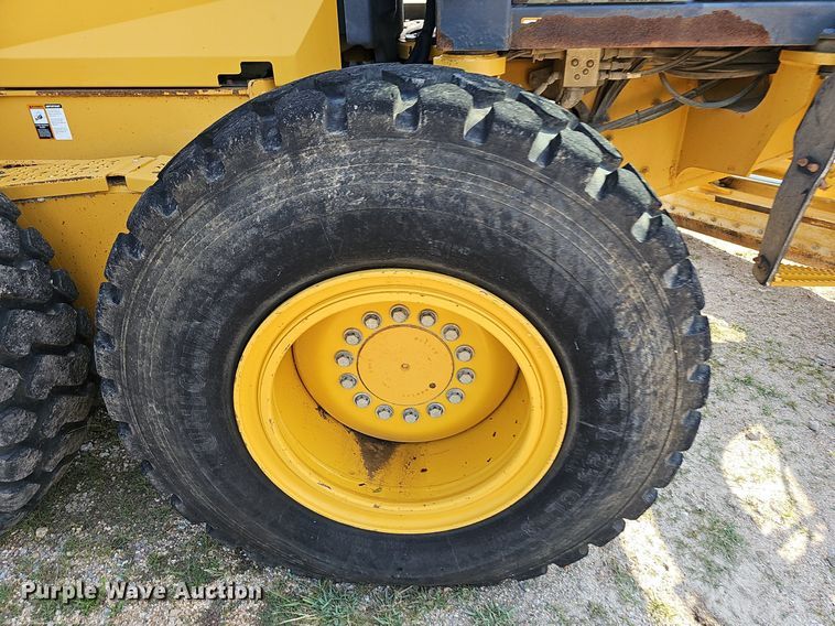 image for item NT9751 2012 John Deere 770G  motor grader