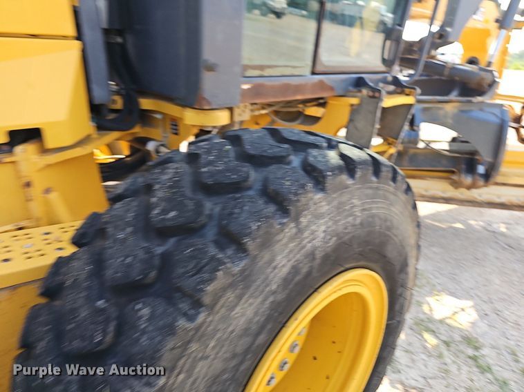 image for item NT9751 2012 John Deere 770G  motor grader