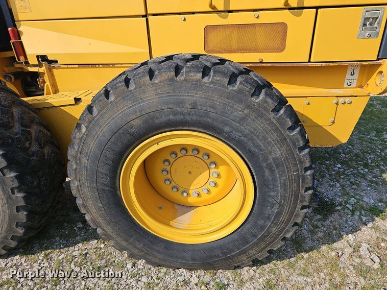 image for item NT9751 2012 John Deere 770G  motor grader