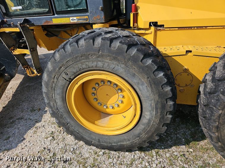 image for item NT9751 2012 John Deere 770G  motor grader