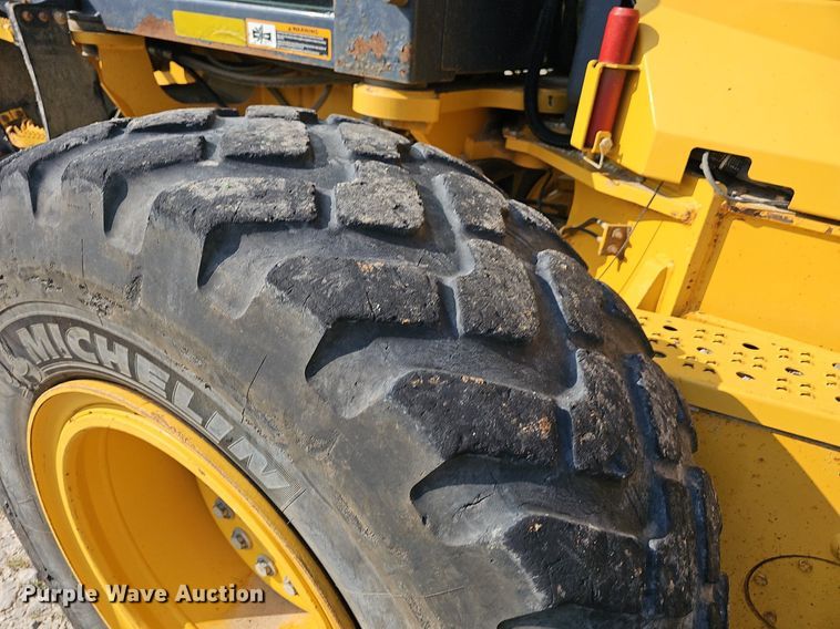 image for item NT9751 2012 John Deere 770G  motor grader