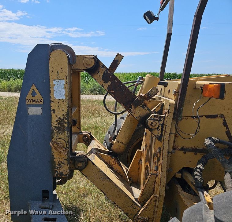 image for item NT9762 2001 John Deere 772CH  motor grader