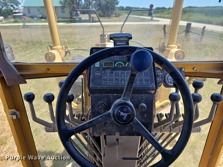 image for item NT9762 2001 John Deere 772CH  motor grader