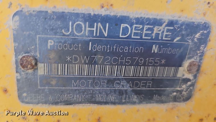 image for item NT9762 2001 John Deere 772CH  motor grader