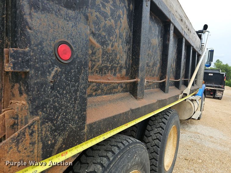 image for item NT9775 1987 Kenworth 800  dump truck