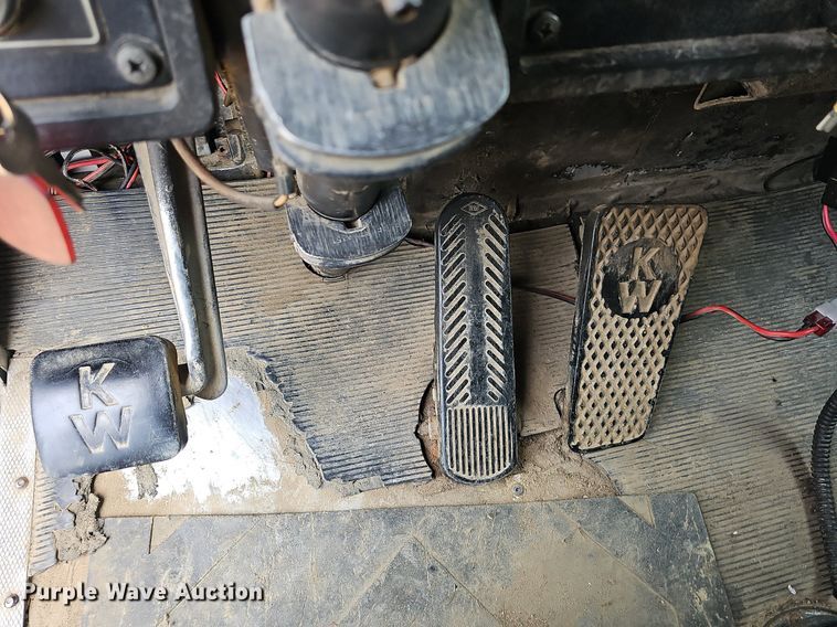 image for item NT9775 1987 Kenworth 800  dump truck