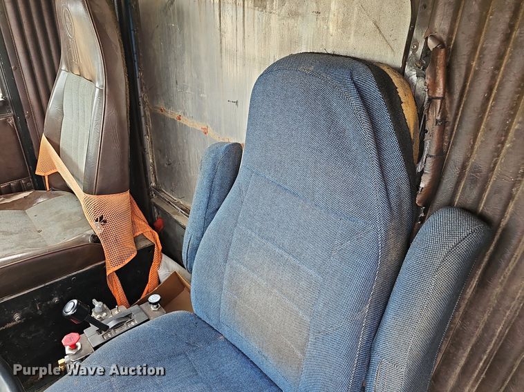 image for item NT9775 1987 Kenworth 800  dump truck