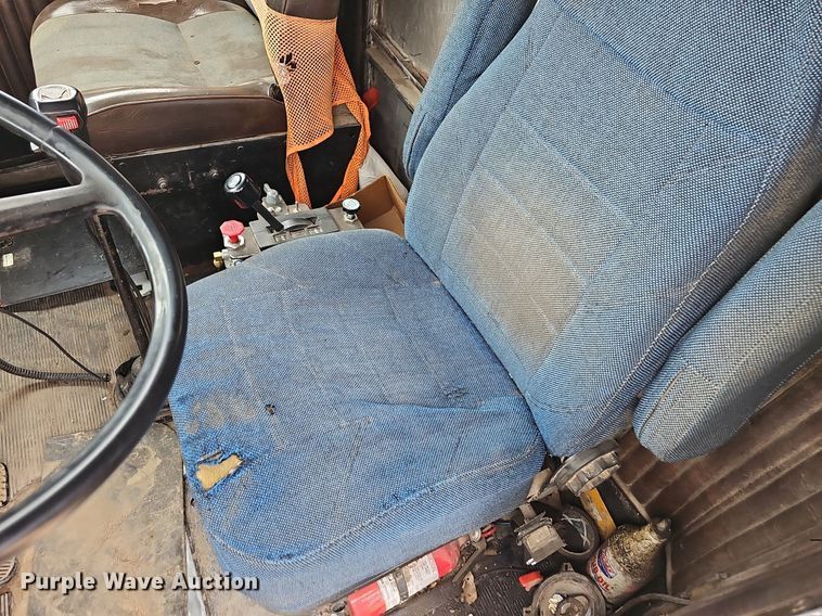 image for item NT9775 1987 Kenworth 800  dump truck