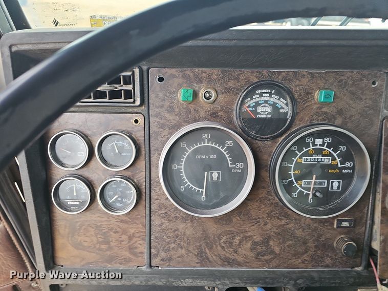 image for item NT9775 1987 Kenworth 800  dump truck