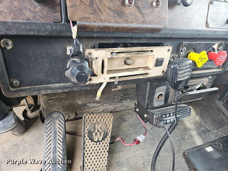 image for item NT9775 1987 Kenworth 800  dump truck