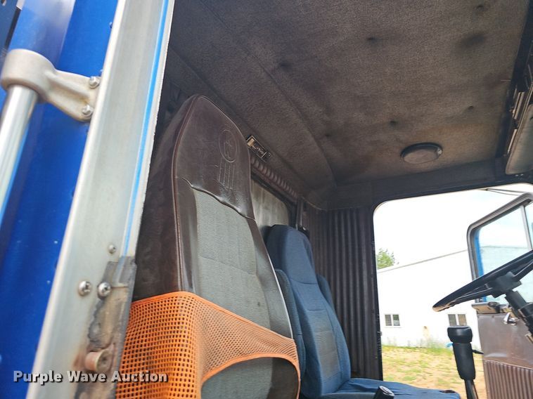 image for item NT9775 1987 Kenworth 800  dump truck