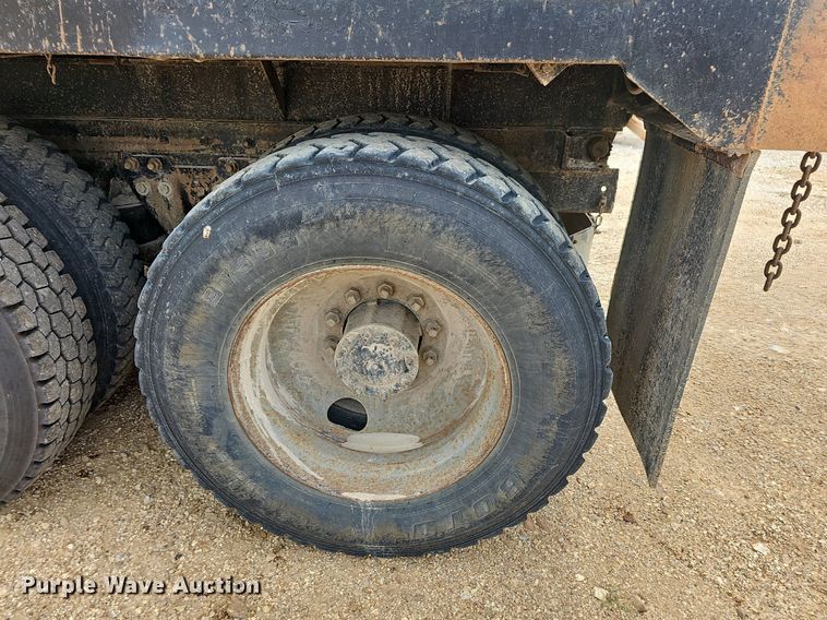 image for item NT9775 1987 Kenworth 800  dump truck