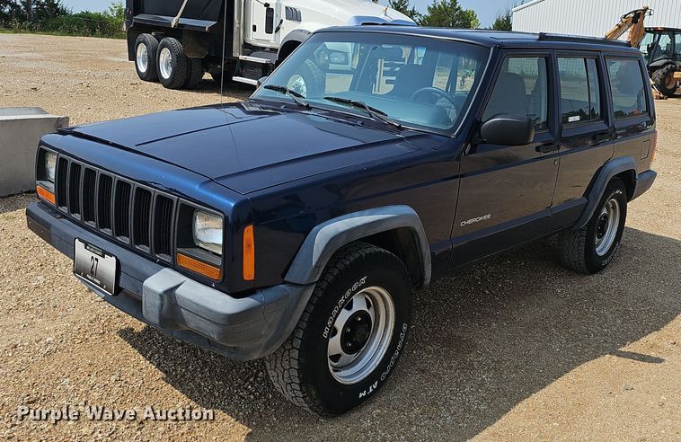 image for item NT9777 2000 Jeep Cherokee  SUV