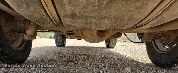 image for item NT9777 2000 Jeep Cherokee  SUV