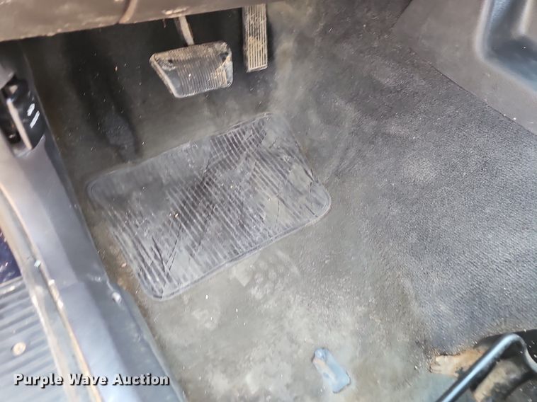 image for item NT9777 2000 Jeep Cherokee  SUV