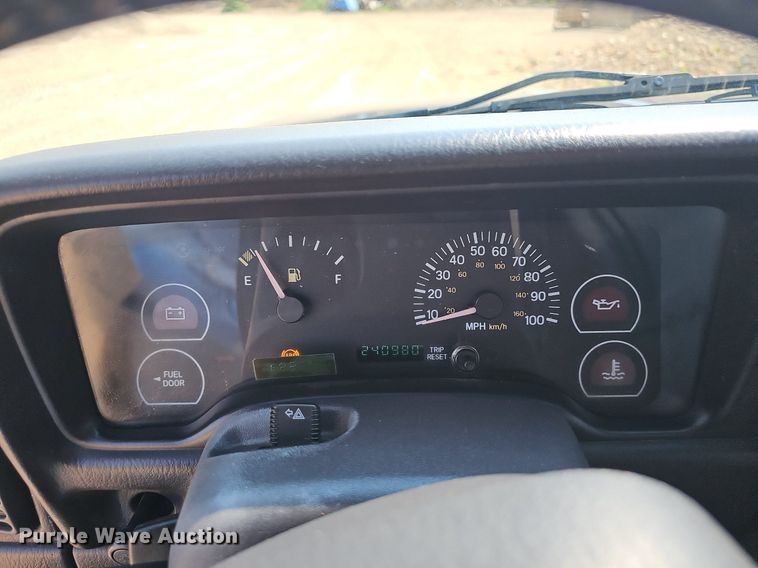 image for item NT9777 2000 Jeep Cherokee  SUV