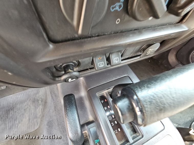 image for item NT9777 2000 Jeep Cherokee  SUV