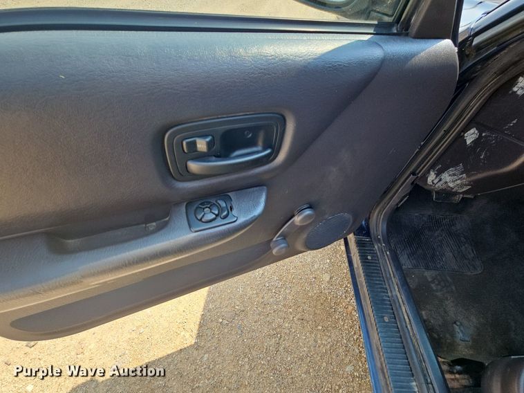 image for item NT9777 2000 Jeep Cherokee  SUV