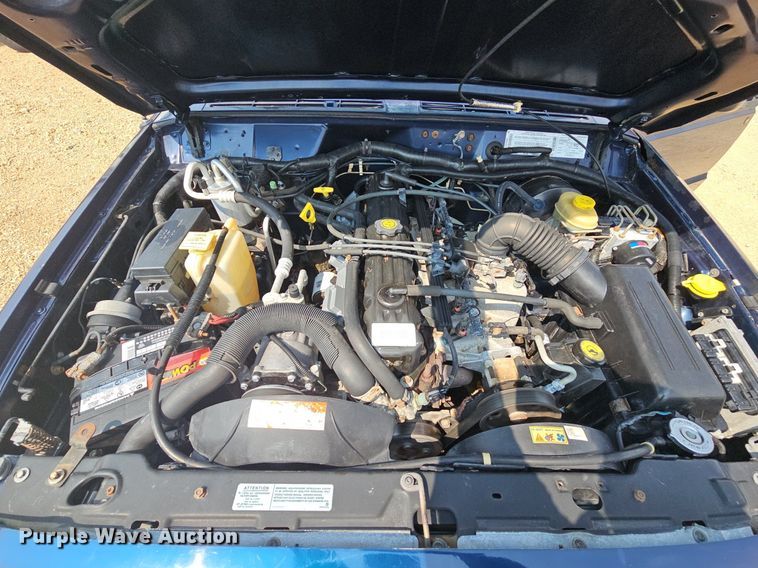 image for item NT9777 2000 Jeep Cherokee  SUV